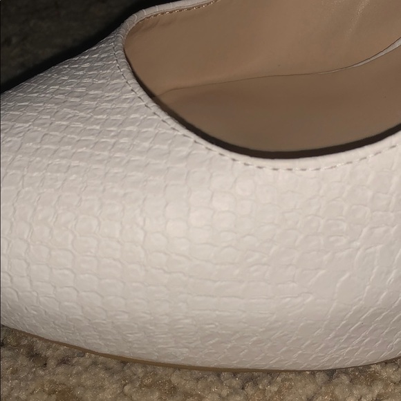 NEW White High Heels - Picture 2 of 4